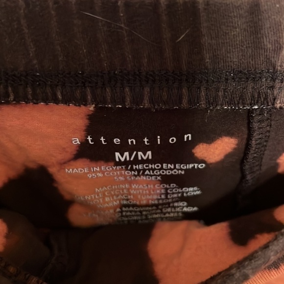 Bleach Dye Capri Leggings - Picture 5 of 6